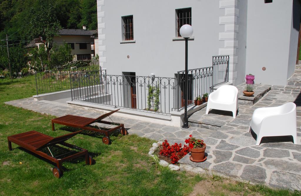 Ca' Del Borgo Hotel Cadarese Exterior photo