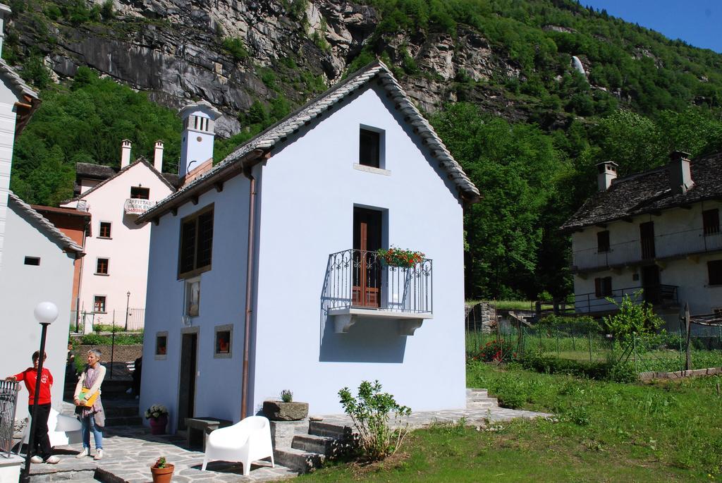 Ca' Del Borgo Hotel Cadarese Exterior photo