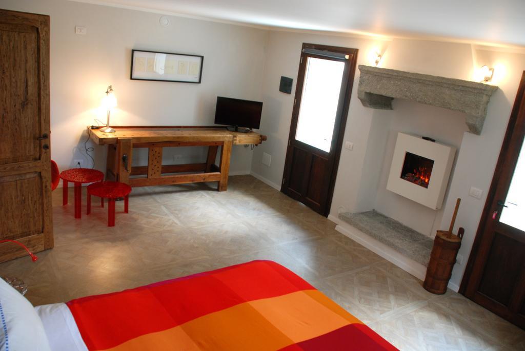 Ca' Del Borgo Hotel Cadarese Exterior photo