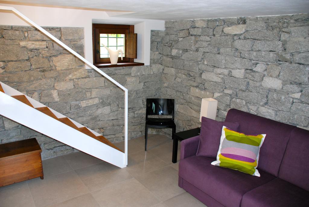 Ca' Del Borgo Hotel Cadarese Exterior photo